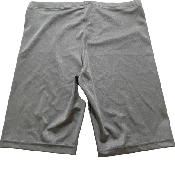 Fit in women athletic shorts size L/XL - Picture 3 of 6